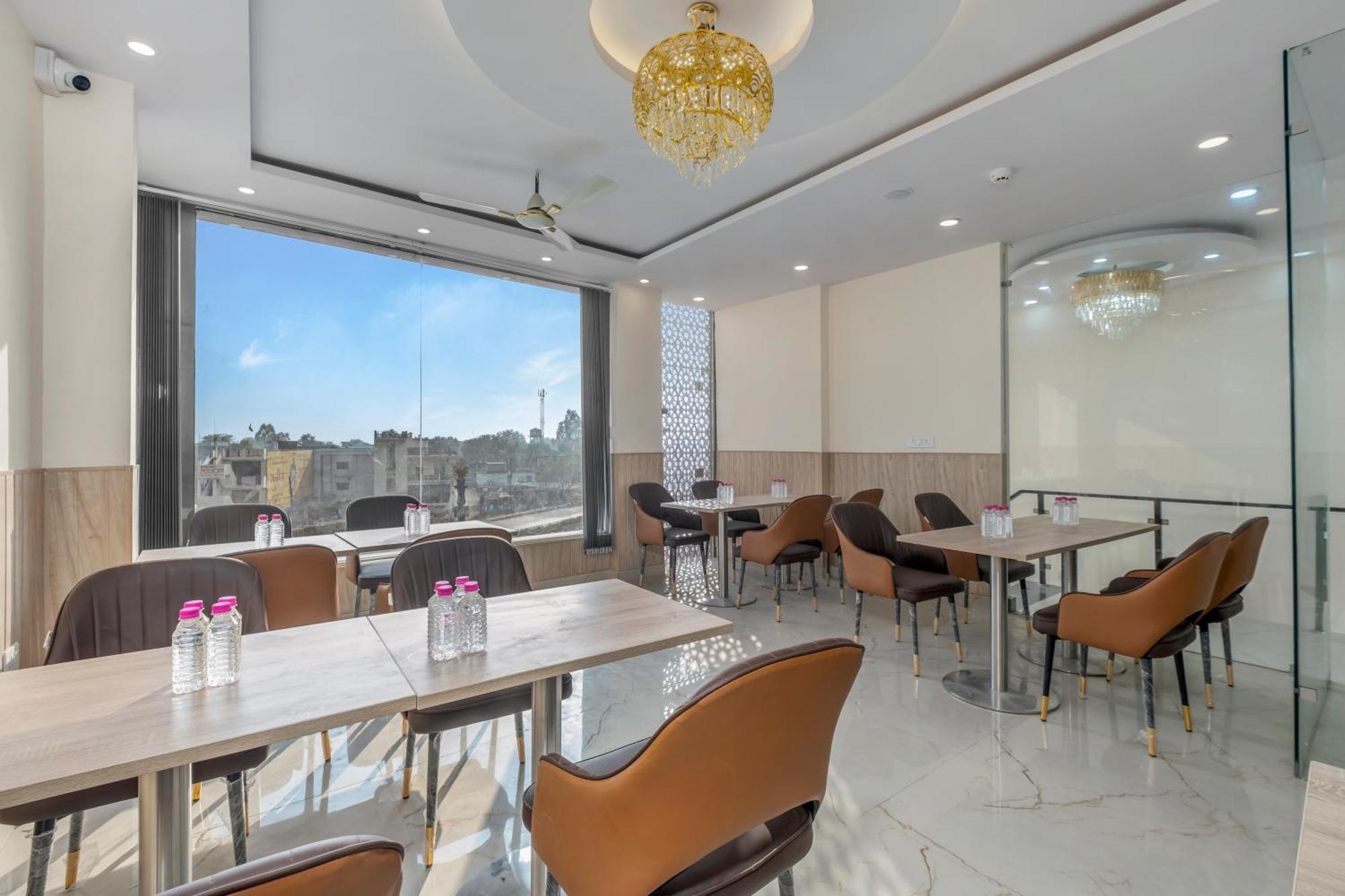 Hotel Sudarshan Ayodhya 外观 照片