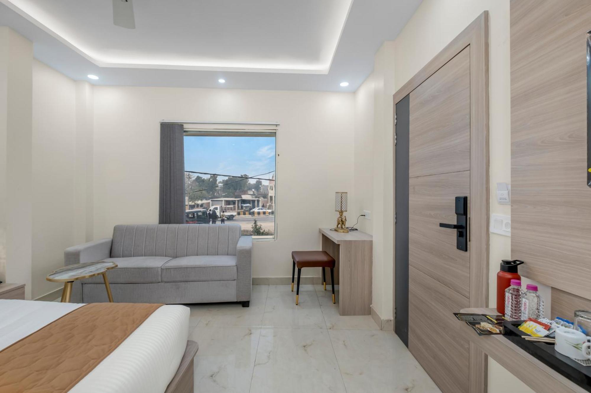 Hotel Sudarshan Ayodhya 外观 照片