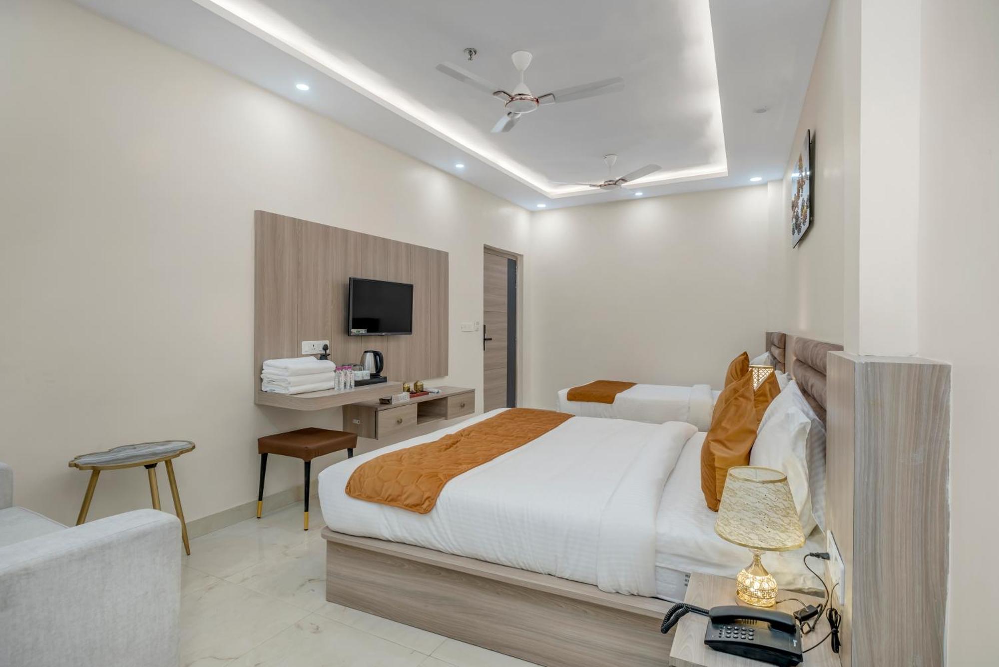 Hotel Sudarshan Ayodhya 外观 照片