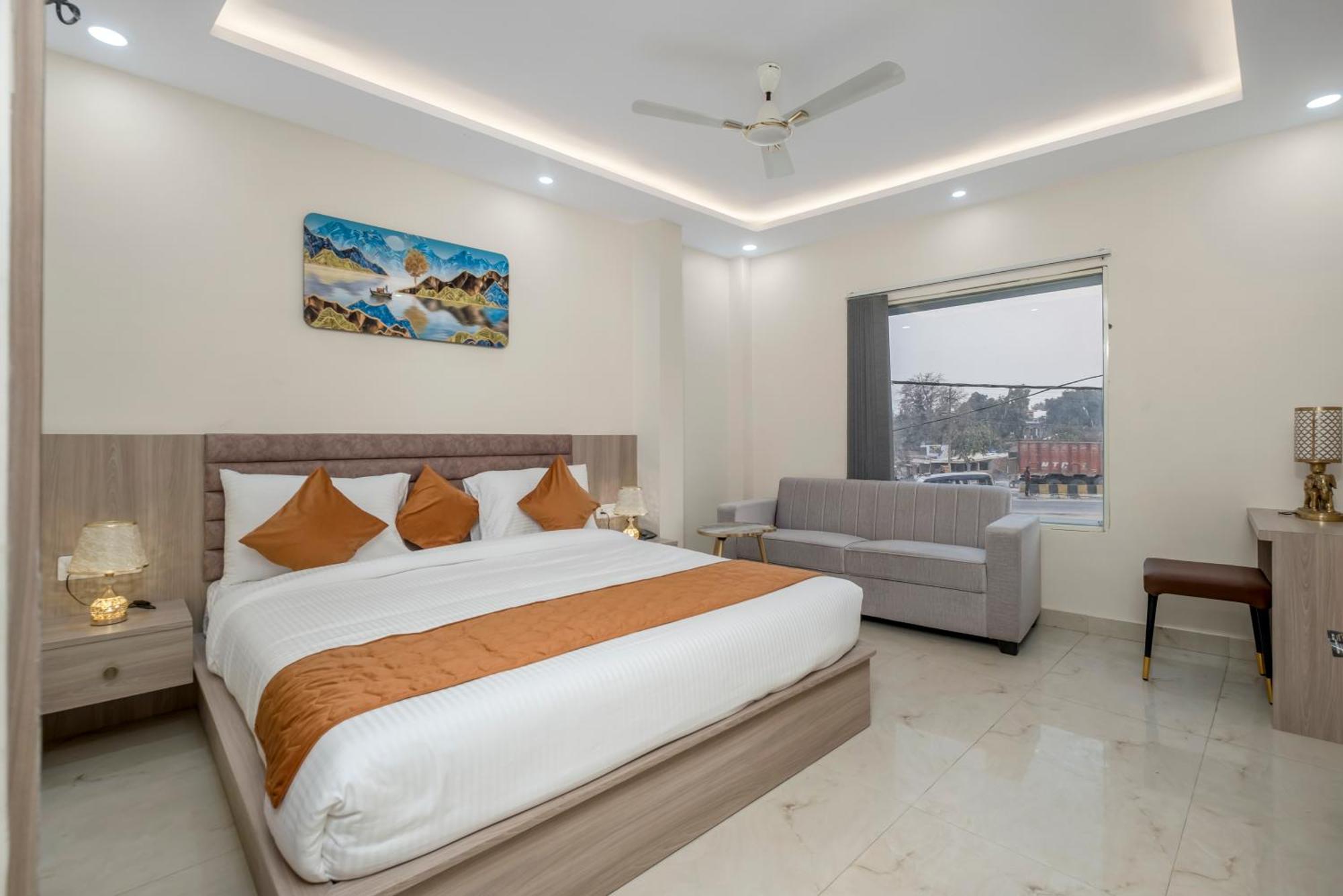 Hotel Sudarshan Ayodhya 外观 照片